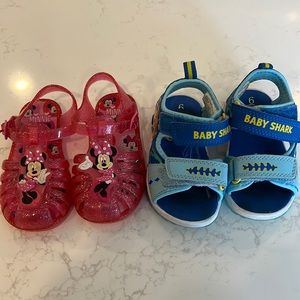 Kids size 6 sandals lots of life left. Baby shark ones light up.